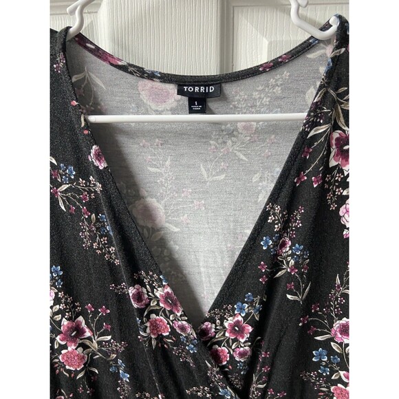 Torrid Faux Wrap Kneel Length Dress Womens Plus Size 1x Black Pink Floral - Picture 2 of 4